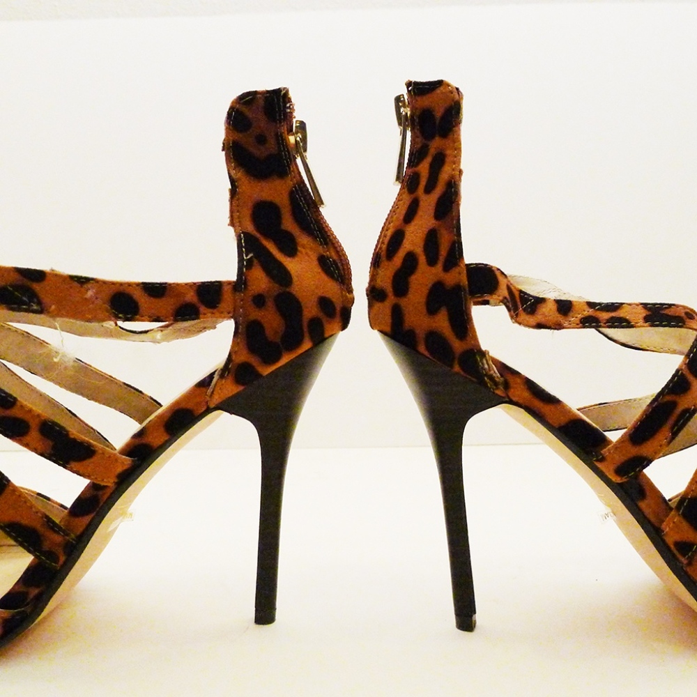 heels - Picture 3 of 5